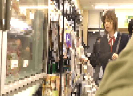 【JKに痴漢】電車内で先っぽ挿入しちゃいました！